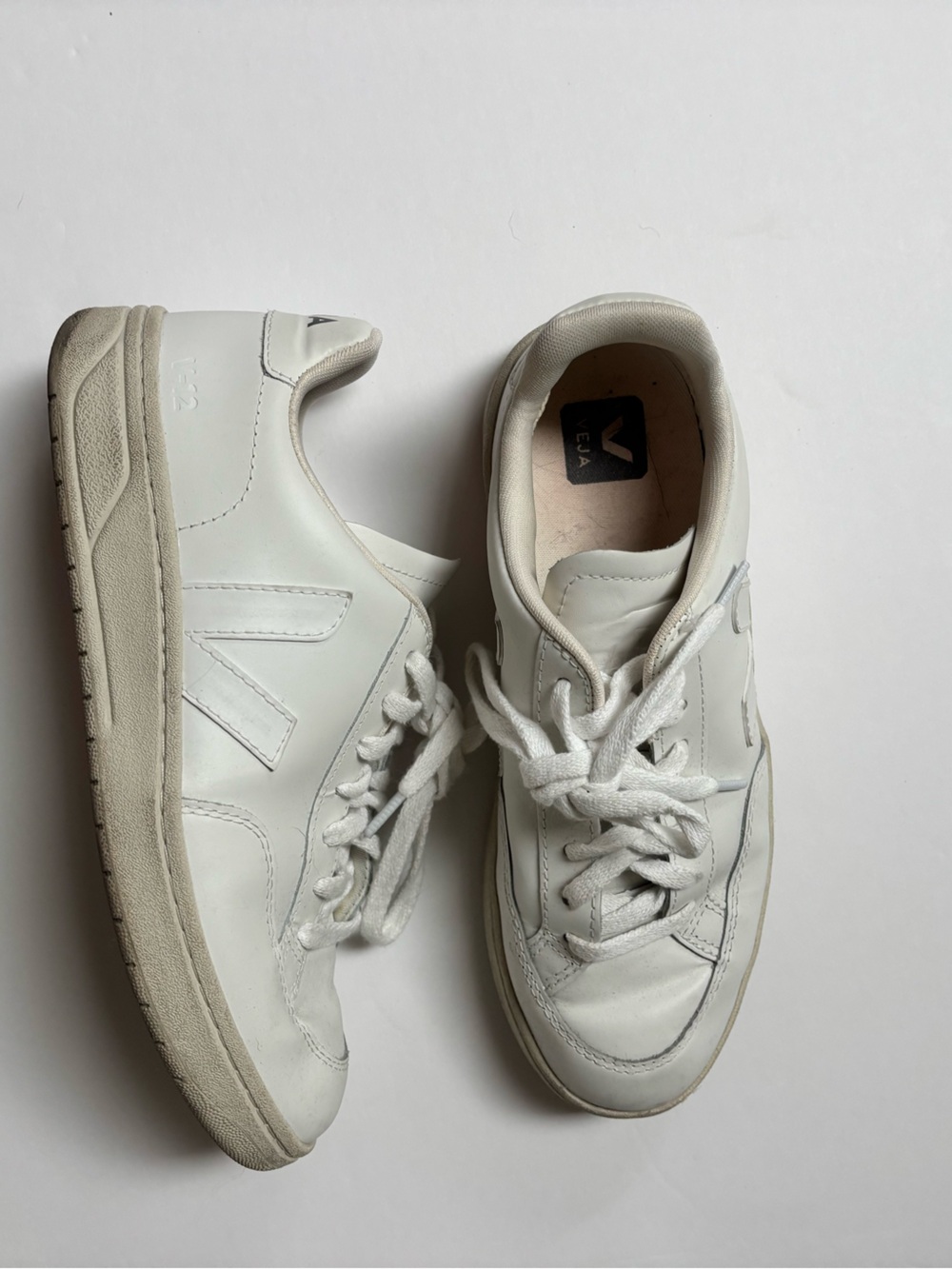 Veja White Leather Low-Top Sneakers with Off-White Soles